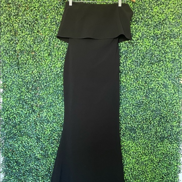 Likely "driggs" strapless gown in black - Picture 2 of 13